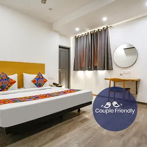 Fabhotel Vat - Meera Bagh Отель Дели